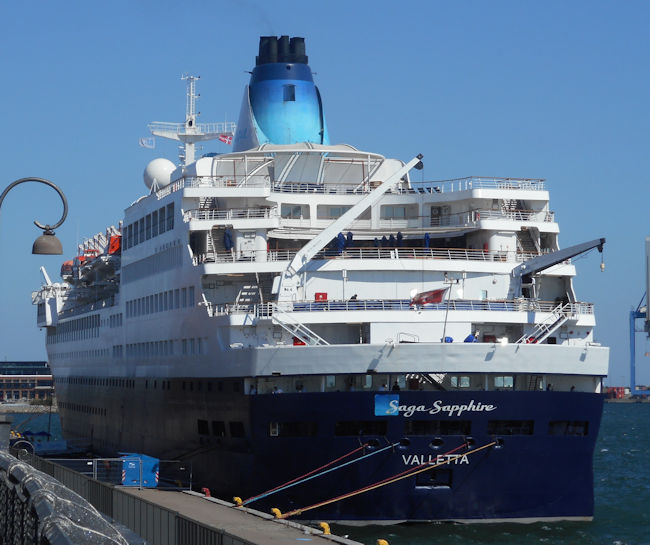 Saga Sapphire ved Langeliniekajen, 17/8-2015. Foto: ©René Thaulov Nielsen